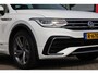 Volkswagen Tiguan 1.5 TSI R-Line Business+ 110KW/150PK DSG, NL auto 1e eigenaar nieuw door ons geleverd en onderhouden, LED Matrix, easy open keyless, R Line in en exterieur, navigatie, Carplay, Parkeercamera, elektrische achterklep, privacy glas