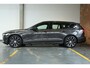 Volvo V60 T6 Plug-in hybrid AWD Plus Dark | Trekhaak | 360 graden camera | Verwarmbare voorstoelen, achterbank en stuurwiel | Premium audio by Harman Kardon | Adaptieve cruise control | Verwarmbare achterbank | Apple carplay/Android auto