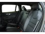 Volvo V60 T6 Plug-in hybrid AWD Plus Dark | Trekhaak | 360 graden camera | Verwarmbare voorstoelen, achterbank en stuurwiel | Premium audio by Harman Kardon | Adaptieve cruise control | Verwarmbare achterbank | Apple carplay/Android auto