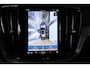 Volvo V60 T6 Plug-in hybrid AWD Plus Dark | Trekhaak | 360 graden camera | Verwarmbare voorstoelen, achterbank en stuurwiel | Premium audio by Harman Kardon | Adaptieve cruise control | Verwarmbare achterbank | Apple carplay/Android auto