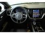 Volvo V60 T6 Plug-in hybrid AWD Plus Dark | Trekhaak | 360 graden camera | Verwarmbare voorstoelen, achterbank en stuurwiel | Premium audio by Harman Kardon | Adaptieve cruise control | Verwarmbare achterbank | Apple carplay/Android auto