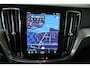 Volvo V60 T6 Plug-in hybrid AWD Plus Dark | Trekhaak | 360 graden camera | Verwarmbare voorstoelen, achterbank en stuurwiel | Premium audio by Harman Kardon | Adaptieve cruise control | Verwarmbare achterbank | Apple carplay/Android auto
