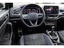 Volkswagen T-Roc 1.5 TSI R-Line 150PK / 110kW Achteruitrijcamera, draadloos Apple Carplay & Android Auto, verwarmbare voorstoelen + stuurwiel, dodehoeksensor (Side Assist), parkeerassistent (Park Assist), volledig digtiaal instrumentenpaneel (Digital Cockpit Pro), full LED koplampen, grootlichtassistent, voorstoelen Top-Comfort, parkeersensoren voor + achter, achterklep elektrisch met sensorsturing (Easy Open), DAB+, geen navigatie (bestelbaar), zwarte hemel, extra getint glas achter, 18'' LMV 'Nevada'