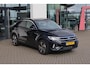 Volkswagen T-Roc 1.5 TSI R-Line 150PK / 110kW Achteruitrijcamera, draadloos Apple Carplay & Android Auto, verwarmbare voorstoelen + stuurwiel, dodehoeksensor (Side Assist), parkeerassistent (Park Assist), volledig digtiaal instrumentenpaneel (Digital Cockpit Pro), full LED koplampen, grootlichtassistent, voorstoelen Top-Comfort, parkeersensoren voor + achter, achterklep elektrisch met sensorsturing (Easy Open), DAB+, geen navigatie (bestelbaar), zwarte hemel, extra getint glas achter, 18'' LMV 'Nevada'