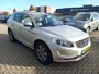 Volvo XC60 2.0 T5 Summum | Elektrisch Bedienbare Achterklep | Parkeersensoren Voor en Achter | Parkeercamera | Navigatie | Schuif-/Kanteldak | Trekhaak |