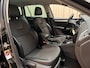 Skoda Octavia Combi 2.0 TDI *Standkachel* / Stoelverwarming / Cruise / Trekhaak / Xenon / Lane Assist / Canton Premium Audio / PDC / 17" LMV