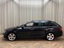 Skoda Octavia Combi 2.0 TDI *Standkachel* / Stoelverwarming / Cruise / Trekhaak / Xenon / Lane Assist / Canton Premium Audio / PDC / 17" LMV