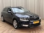 Skoda Octavia Combi 2.0 TDI *Standkachel* / Stoelverwarming / Cruise / Trekhaak / Xenon / Lane Assist / Canton Premium Audio / PDC / 17" LMV