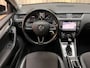 Skoda Octavia Combi 2.0 TDI *Standkachel* / Stoelverwarming / Cruise / Trekhaak / Xenon / Lane Assist / Canton Premium Audio / PDC / 17" LMV