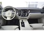Volvo V60 2.0 B3 Momentum Business UITKLAPBARE TREKHAAK/LEDEREN BEKLEDING/COMFORT-STOELEN