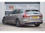 Volvo V60 2.0 B3 Momentum Business UITKLAPBARE TREKHAAK/LEDEREN BEKLEDING/COMFORT-STOELEN