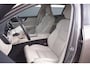 Volvo V60 2.0 B3 Momentum Business UITKLAPBARE TREKHAAK/LEDEREN BEKLEDING/COMFORT-STOELEN