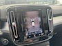 Volvo XC40 1.5 T4 Recharge R-Design Expression | Schuif -/ Kanteldak | Harman Kardion Audio | 360 Camera | Trekhaak | Adaptieve Cruise control | Stoel + stuurverwarming | 20 Inch met All-Seasons | BLIS Dodehoek Detectie |