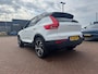 Volvo XC40 1.5 T4 Recharge R-Design Expression | Schuif -/ Kanteldak | Harman Kardion Audio | 360 Camera | Trekhaak | Adaptieve Cruise control | Stoel + stuurverwarming | 20 Inch met All-Seasons | BLIS Dodehoek Detectie |
