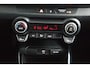 Kia Stonic 1.0 T-GDi MHEV DynamicLine - Apple Carplay/ Android Auto - Cruise Control - Airco - Achteruitrijcamera - Fabrieksgarantie tot 01-2032