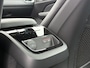 Volvo V60 T6 Automaat Plug-in hybrid AWD Plus Bright | Panoramadak | Stoel- & Stuurwielverwarming | Premium audio by Harman Kardon | All-season banden | Sportstoelen | Elektrisch bedienbare voorstoelen met geheugen | 20 inch lichtmetalen velgen |