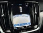 Volvo V60 T6 Automaat Plug-in hybrid AWD Plus Bright | Panoramadak | Stoel- & Stuurwielverwarming | Premium audio by Harman Kardon | All-season banden | Sportstoelen | Elektrisch bedienbare voorstoelen met geheugen | 20 inch lichtmetalen velgen |