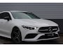 Mercedes-Benz CLA Shooting Brake 180 Business | Sfeerverlichting | Camera | Night pakket | Stoelverwarming |