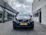 Volvo XC60 2.4 D5 AWD Momentum Dealer onderhouden Origineel NL Trekhaak Clima PDC 18 inch Stoelverwarming Regensensor