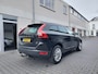 Volvo XC60 2.4 D5 AWD Momentum Dealer onderhouden Origineel NL Trekhaak Clima PDC 18 inch Stoelverwarming Regensensor