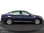 Volkswagen Passat Sedan 1.4 TSI GTE Highline 218 PK Plug-in hybride | 78,7% SOH | Elec. stoelen met verwarming | Trekhaak afneembaar | Adaptieve cruise controle | PDC | 17LMV | DEALER-STAAT