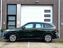 BMW iX1 xDrive30 Launch Edition 67 kWh 313 PK / Automaat / Airco / Apple CarPlay / Navigatie / 360 Camera / Harman-Kardon / Trekhaak / Leder Int / 17" LM Velgen / 1e Eigenaar!
