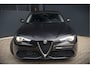 Alfa Romeo Giulia 2.0 T AWD Veloce Q4 | Harman Kardon | Stuurverwarming | Stoelverwarming | Memory Seat | Keyless | Adaptive Cruise Control | Camera | Navigatie | DNA | Leer | QV Velgen | Elektrische Stoelen | Dodehoek Detectie |