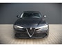 Alfa Romeo Giulia 2.0 T AWD Veloce Q4 | Harman Kardon | Stuurverwarming | Stoelverwarming | Memory Seat | Keyless | Adaptive Cruise Control | Camera | Navigatie | DNA | Leer | QV Velgen | Elektrische Stoelen | Dodehoek Detectie |