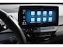Volkswagen ID.3 First Plus 58 kWh 204PK / 150kW, NL Auto Door ons geleverd en onderhouden, fietsen steunhaak, SOH 88% adaptieve cruise control (acc), LED Matrix (IQ.Lights), achteruitrijcamera (rear view), keyless start & entry, 19" LMV, elektrisch verstel-, verwarm- en inklapbare buitenspiegels (spiegel pakket), verwarmbare voorstoelen, DAB+, navigatie, Apple Carplay & Android Auto, parkeersensoren voor en achter (pdc), multifunctioneel lederen stuurwiel etc.