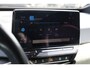 Volkswagen ID.3 First Plus 58 kWh 204PK / 150kW, NL Auto Door ons geleverd en onderhouden, fietsen steunhaak, SOH 88% adaptieve cruise control (acc), LED Matrix (IQ.Lights), achteruitrijcamera (rear view), keyless start & entry, 19" LMV, elektrisch verstel-, verwarm- en inklapbare buitenspiegels (spiegel pakket), verwarmbare voorstoelen, DAB+, navigatie, Apple Carplay & Android Auto, parkeersensoren voor en achter (pdc), multifunctioneel lederen stuurwiel etc.