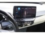 Volkswagen ID.3 First Plus 58 kWh 204PK / 150kW, NL Auto Door ons geleverd en onderhouden, fietsen steunhaak, SOH 88% adaptieve cruise control (acc), LED Matrix (IQ.Lights), achteruitrijcamera (rear view), keyless start & entry, 19" LMV, elektrisch verstel-, verwarm- en inklapbare buitenspiegels (spiegel pakket), verwarmbare voorstoelen, DAB+, navigatie, Apple Carplay & Android Auto, parkeersensoren voor en achter (pdc), multifunctioneel lederen stuurwiel etc.