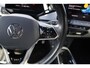 Volkswagen ID.3 First Plus 58 kWh 204PK / 150kW, NL Auto Door ons geleverd en onderhouden, fietsen steunhaak, SOH 88% adaptieve cruise control (acc), LED Matrix (IQ.Lights), achteruitrijcamera (rear view), keyless start & entry, 19" LMV, elektrisch verstel-, verwarm- en inklapbare buitenspiegels (spiegel pakket), verwarmbare voorstoelen, DAB+, navigatie, Apple Carplay & Android Auto, parkeersensoren voor en achter (pdc), multifunctioneel lederen stuurwiel etc.