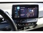 Volkswagen ID.3 First Plus 58 kWh 204PK / 150kW, NL Auto Door ons geleverd en onderhouden, fietsen steunhaak, SOH 88% adaptieve cruise control (acc), LED Matrix (IQ.Lights), achteruitrijcamera (rear view), keyless start & entry, 19" LMV, elektrisch verstel-, verwarm- en inklapbare buitenspiegels (spiegel pakket), verwarmbare voorstoelen, DAB+, navigatie, Apple Carplay & Android Auto, parkeersensoren voor en achter (pdc), multifunctioneel lederen stuurwiel etc.
