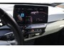Volkswagen ID.3 First Plus 58 kWh 204PK / 150kW, NL Auto Door ons geleverd en onderhouden, fietsen steunhaak, SOH 88% adaptieve cruise control (acc), LED Matrix (IQ.Lights), achteruitrijcamera (rear view), keyless start & entry, 19" LMV, elektrisch verstel-, verwarm- en inklapbare buitenspiegels (spiegel pakket), verwarmbare voorstoelen, DAB+, navigatie, Apple Carplay & Android Auto, parkeersensoren voor en achter (pdc), multifunctioneel lederen stuurwiel etc.