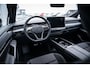 Volkswagen ID.7 Tourer Limited Edition | Achterbank in ongelijke delen neerklapbaar incl. middenarmsteun en doorlaadmogelijkheid | Afstandscontrolesysteem (Front Assist), met voetgangers- en fietsersherkenning | Automatische afstandsregeling (Adaptive Cruise Control)
