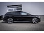 Volkswagen ID.7 Tourer Limited Edition | Achterbank in ongelijke delen neerklapbaar incl. middenarmsteun en doorlaadmogelijkheid | Afstandscontrolesysteem (Front Assist), met voetgangers- en fietsersherkenning | Automatische afstandsregeling (Adaptive Cruise Control)