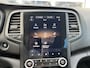 Renault Megane Estate 1.3 TCe Intens Airco Trekhaak 1700kg trekgewicht Cruise control Head up display Parkeersensoren voor en achter Telefoonverbinding Stuurwielbediening 5-Persoons Navigatiesysteem Lichtmetalenvelgen