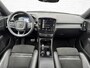 Volvo XC40 1.5 T3 R-Design | Trekhaak | Stoel- en Stuurverwarming | Achteruitrijcamera | Parkeersensoren Voor en Achter | 19 Inch Velgen | Voorruitverwarming | Getint Glas | Keyless | Navigatie | Apple Carplay / Android Auto | Nubuck Bekleding |