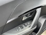 Peugeot 2008 1.2 Hybrid 145 PK Allure | € 9500 DEMO VOORDEEL | Netto Deal Auto | Automaat | 2025 Auto | Navigatie via Telefoon | Adaptieve Cruise Control | 360 Graden Camera | Parkeersensoren V+A | Hoge Zitpositie | Hybride Elektrisch rijden met Automaat | Climate Control | Stoelverwarming | LED Verlichting | 17" Lichtmetalen Velgen |