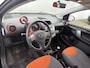 Toyota Aygo 1.0 VVT-i Dynamic Orange NL Auto Dealer Onderhouden Airco Bluetooth Radio LMV