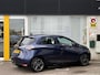 Renault Zoe R135 Iconic 52 kWh | NAP | 96% SOH | Trekhaak | Pack Winter | Navigatie groot | Achteruitrijcamera | Dodehoek detectie | Lichtmetaal 17'' | Climate Control |