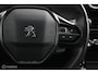 Peugeot 2008 1.2 PureTech Blue Lease Allure | Lichtmetaal 16 inch | Trekhaak | All seasons | Cruise controle | PDC |DEALER-STAAT
