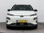 Hyundai Kona Electric EV PREMIUM 64 kWh | SoH 95% | TWO TONE | NAVI | CLIMA | CRUISE | CAMERA | HUD | LEDER | STUUR- & STOELVERWARMING | PDC VOOR & ACHTER | DODEHOEK DETECTIE | KREILL | PRIVACY GLASS | WLTP 481 KM! |