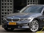 BMW 3-Serie TOURING 320e LEER/ CAMERA/ ELEKT. KLEP/ SFEERVERLICHTING/ 18" BREEDSET MET 4 NIEUWE ALL-SEASON BANDEN