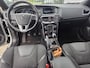 Volvo V40 2.0 T2 Momentum | Navigatie | trekhaak | LED Koplampen | Parkeersensoren | High Performance Audio | Lichtmetalen Velgen 17 inch