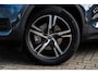 Volvo XC40 2.0 B4 R-Design | Trekhaak | Achteruitrijcamera | Parkeersensoren | Keyless Entry | Elektrische Achterklep | Navigatie | Apple Carplay | Android Auto | Stoelverwarming