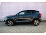 Volvo XC40 2.0 B4 R-Design | Trekhaak | Achteruitrijcamera | Parkeersensoren | Keyless Entry | Elektrische Achterklep | Navigatie | Apple Carplay | Android Auto | Stoelverwarming