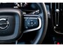 Volvo XC40 2.0 B4 R-Design | Trekhaak | Achteruitrijcamera | Parkeersensoren | Keyless Entry | Elektrische Achterklep | Navigatie | Apple Carplay | Android Auto | Stoelverwarming