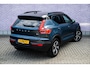 Volvo XC40 2.0 B4 R-Design | Trekhaak | Achteruitrijcamera | Parkeersensoren | Keyless Entry | Elektrische Achterklep | Navigatie | Apple Carplay | Android Auto | Stoelverwarming