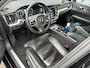 Volvo S60 2.0 B4 Inscription | Parkeerverwarming | Trekhaak | Harman Kardon Audio | Achteruitrijcamera | Lederen Bekleding | Stoelverwarming | Keyless Entry | Navigatie | Apple Carplay | Android Auto